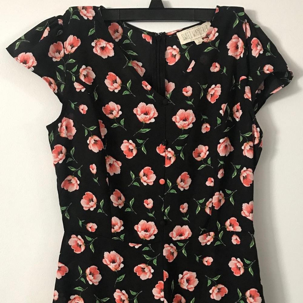 Sweet Wanderer floral romper